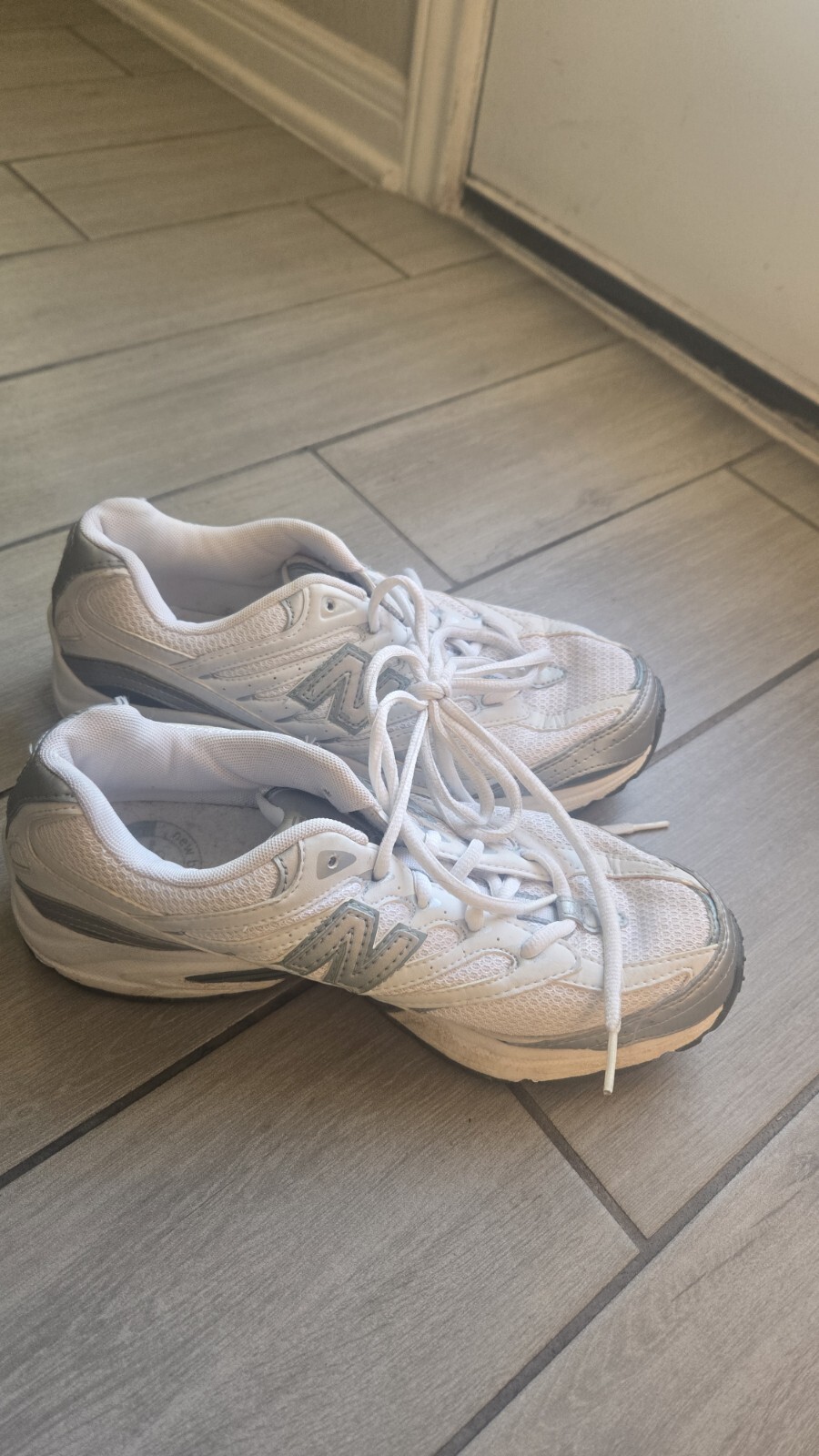 New Balance 410 Cross Training Sneakers Womens 9 White Low Top Shoes WR410WG