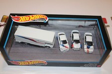Hot Wheels® Premium Diorama BMW M Series M2, M3, M5