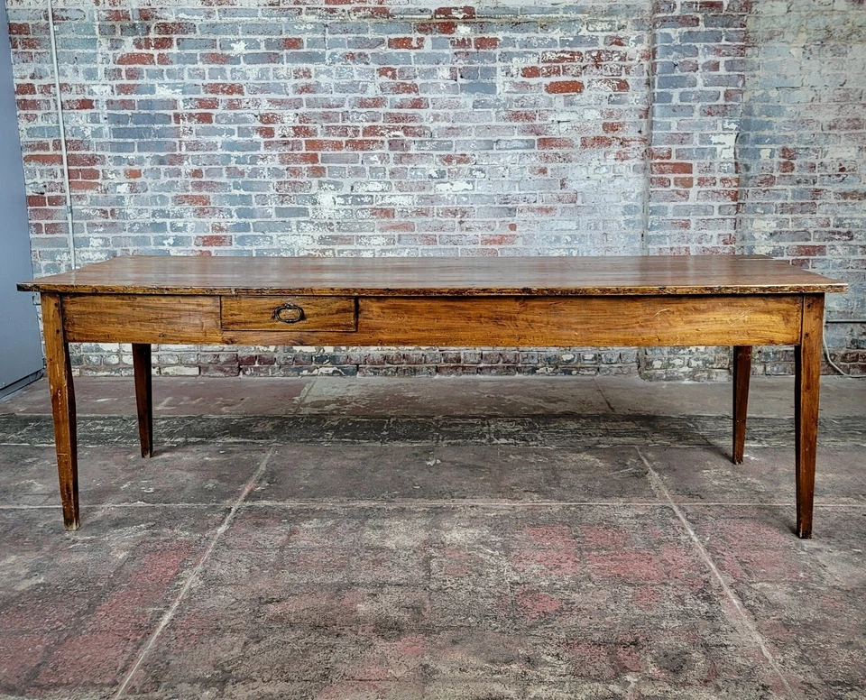 Mesa de comedor grande 98" de 98" de granja francesa del siglo XIX Foto 2 de 4