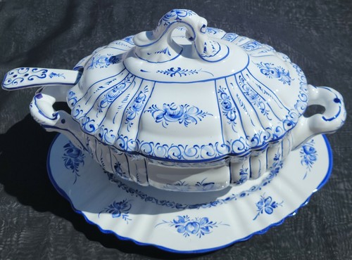 Exquisite!!! Hand Painted PORTUGAL Blue & White SOUP TUREEN w/UNDERPLATE & LADLE - Picture 2 of 11