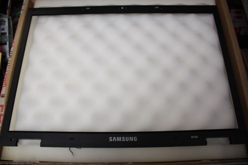 Samsung R700 LCD Screen Bezel BA75-01996A BA81-04346A - Picture 1 of 2