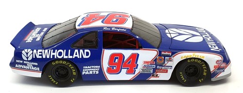 Ertl 1/18 Scale Diecast 7115 - New Holland Thunderbird #94 Ron Barfield - Picture 4 of 5