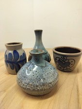 4 VTG VARIETY OF POTTERY PIECES 2 BUD VASES SMALL BOWL SMALL CROCK