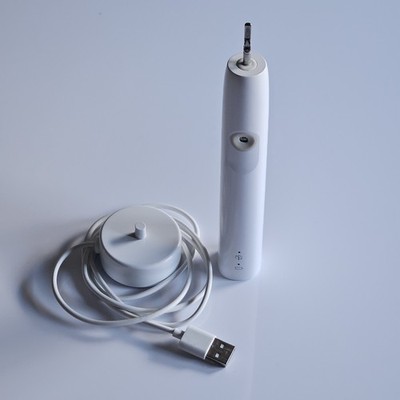 Philips Sonicare 4100 Electric Toothbrush HX369W1 220328 -For Parts Or Repair