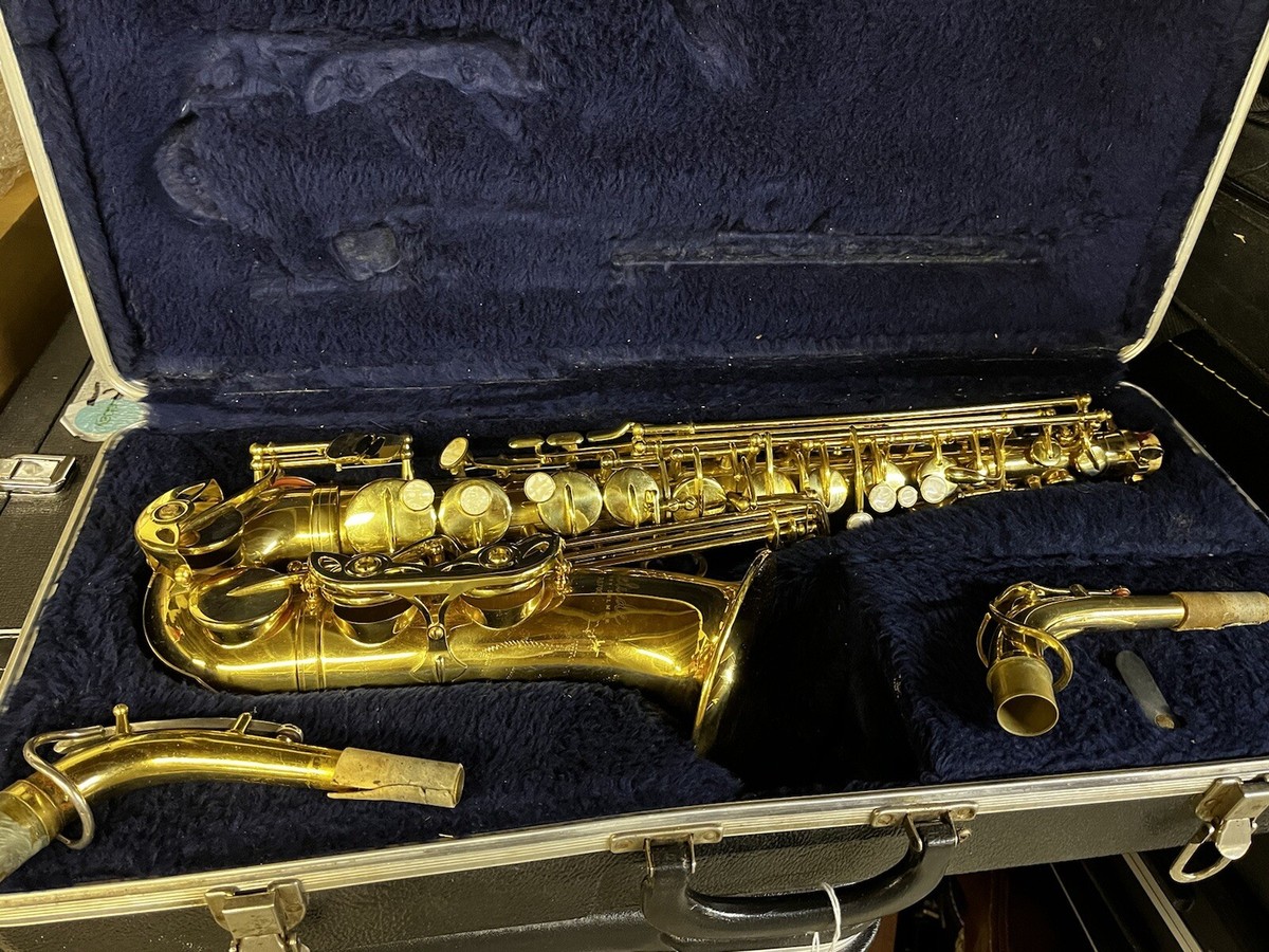 Prelude AS700 Alto Saxophone by Conn Selmer Two Necks w Case Prelude AS700 Alto Saxophone by Conn Selmer Two Necks w Case