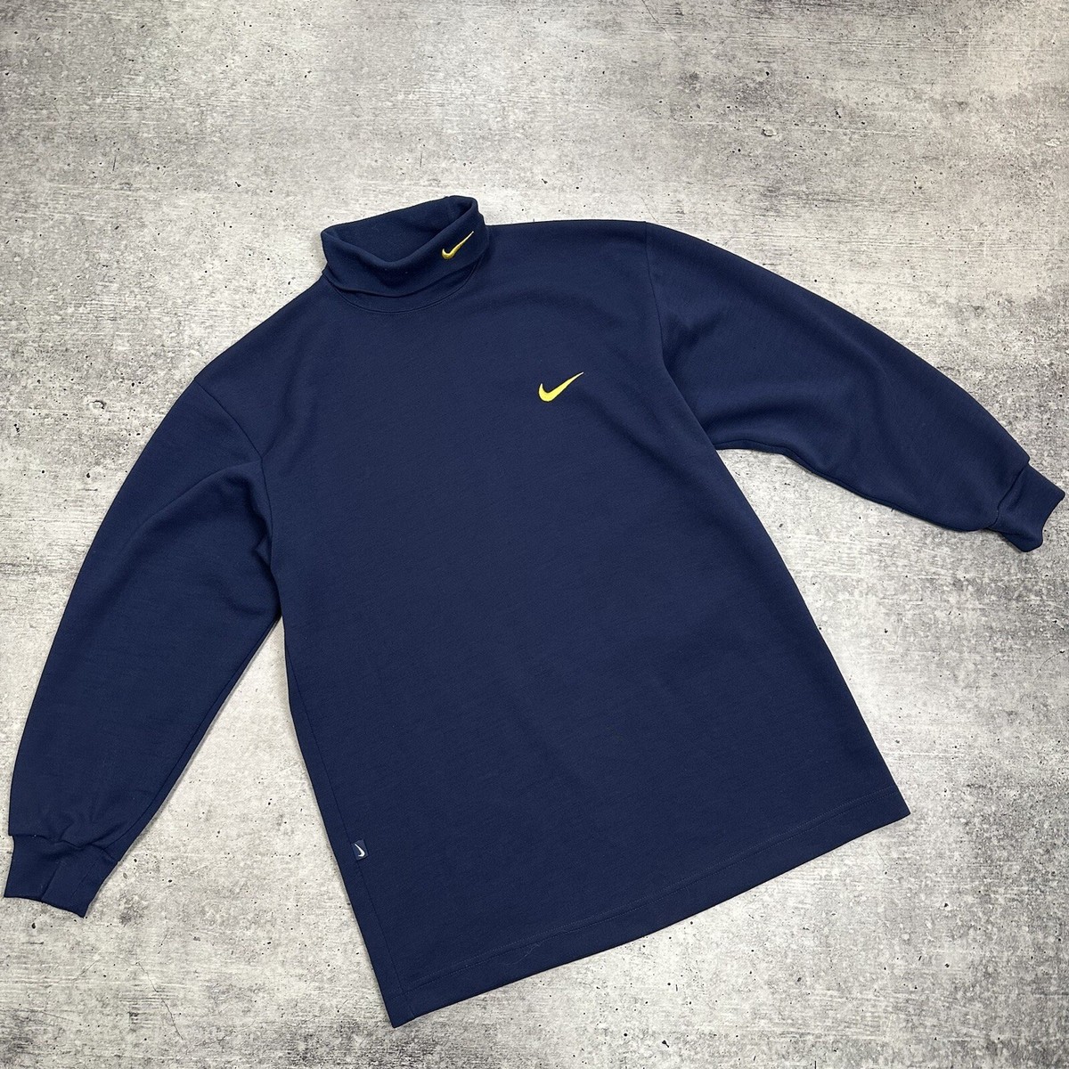 yellow and navy blue nike outfit