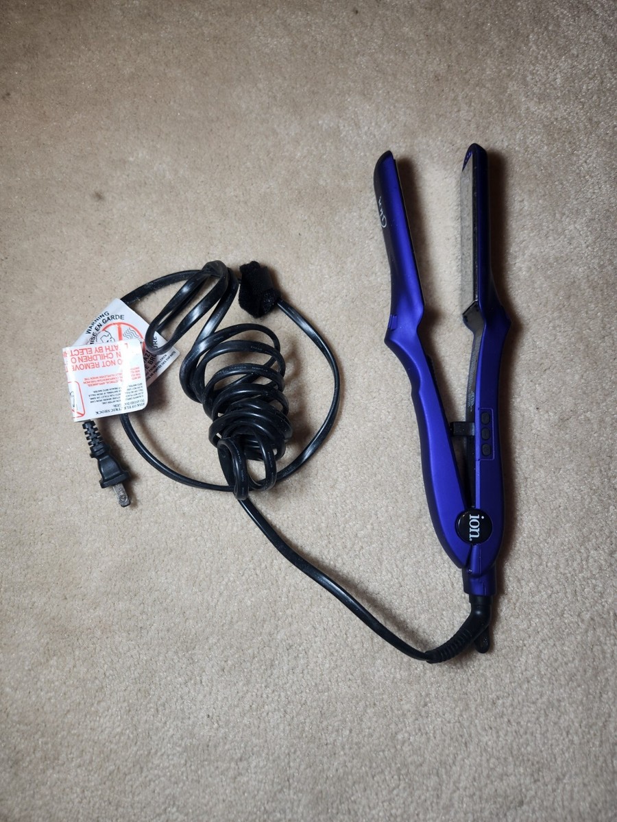 Ion Titanium Gator Flat Iron Ion Titanium Gator Digital Flat Iron