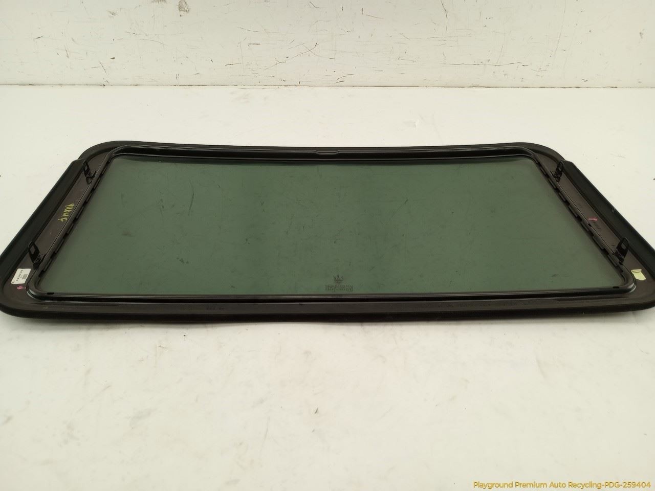 Maserati Quattroporte 2003-2008 Sunroof glass