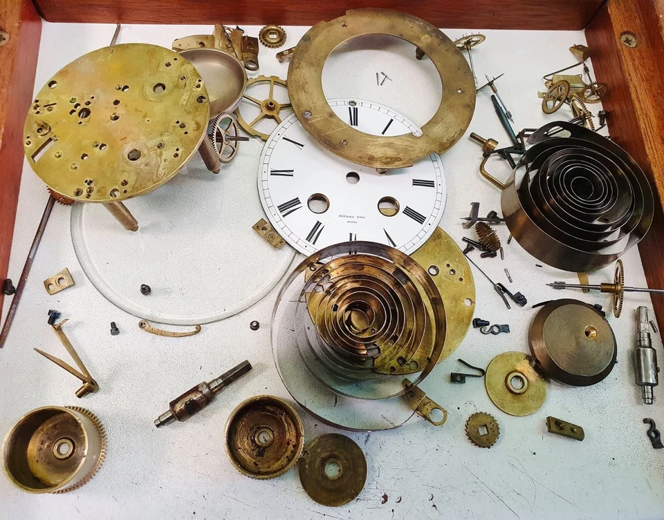 Pendule rocaille de cheminée style Louis XV entièrement rénovée. - Photo 4/4