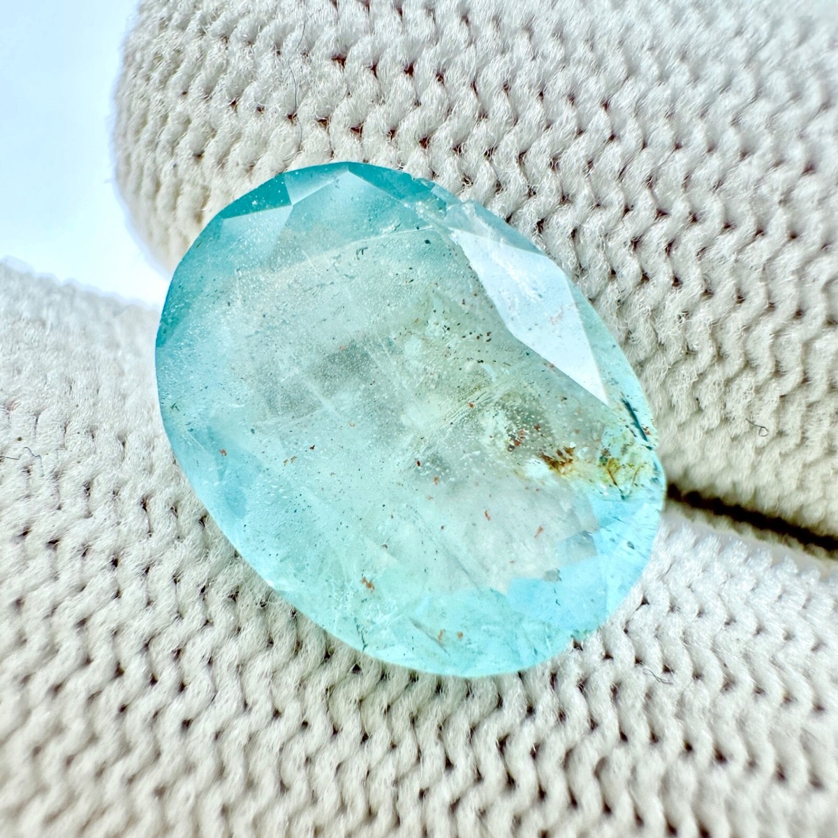 Aqumarine, faceted blue aqua gemstone, natural oval aquamarine