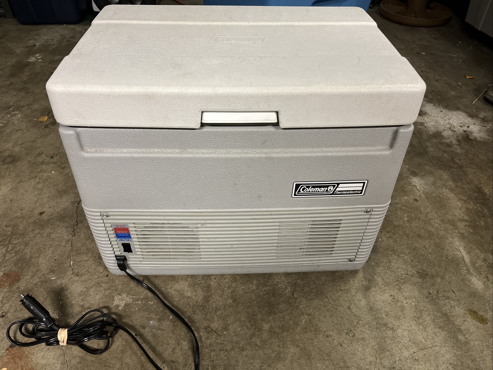 Coleman Thermoelectric Model 5232 40 qt Cooler / Warmer 12 Volt AC