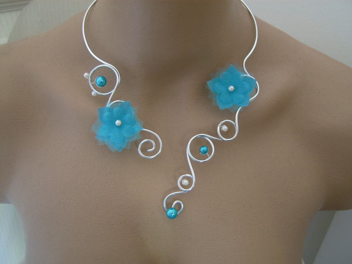 Collier Bleu Turquoise/argenté/ivoire En Verre - Style Fleur Pour Robe De Mariée Ou Soirée, Neuf Avec étiquettes