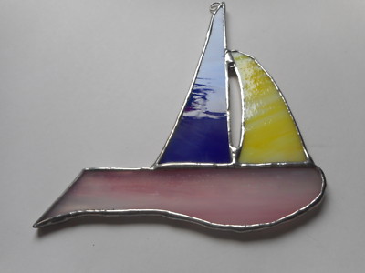 Buntglas Segelboot Sonnenfänger oder Wandhalterung. 
