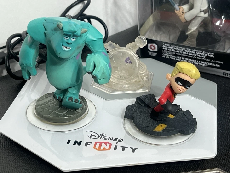 Лот товаров Disney Infinity Фигурки Базы Силовые Диски Star Wars Rise Against the Empire - Изображение 2 из 4