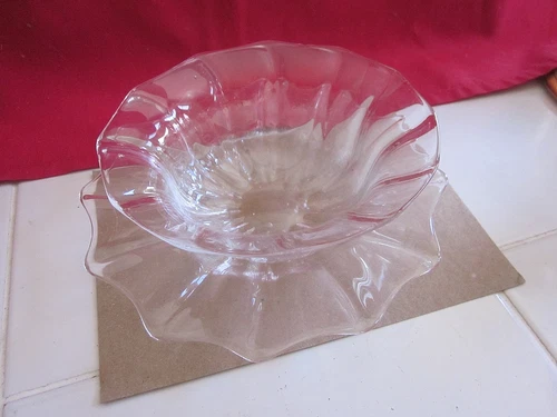 Vintage Steuben 6 1/4"  ruffled bowl and underplate
