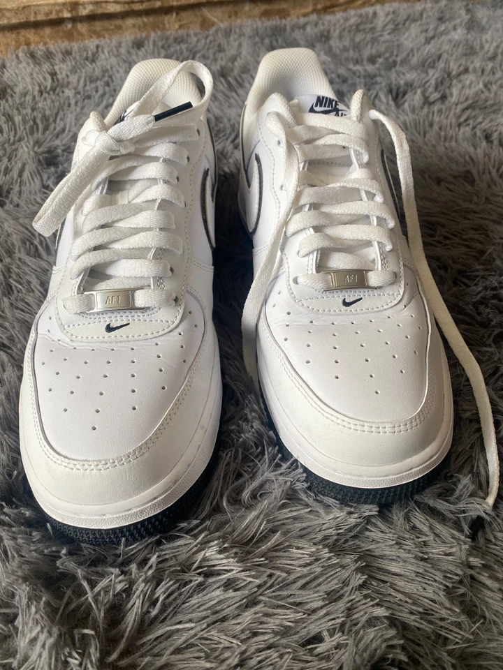 Nike Air Force 1 '07 Low White Black  UK 9 Original box and packaging VERY GOOD, photo 2 of 5