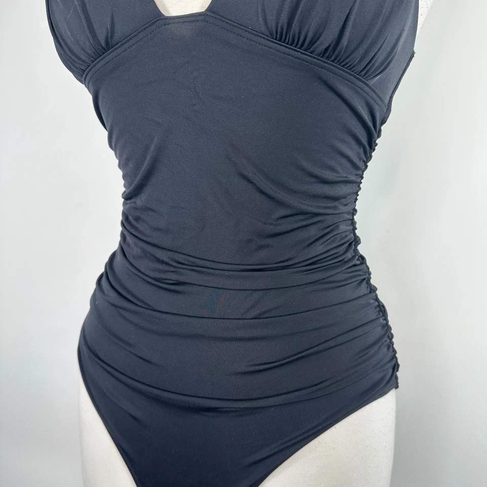 Traje de baño Victoria’s Secret negro de una pieza halter talla pequeña acanalado Foto 3 de 4