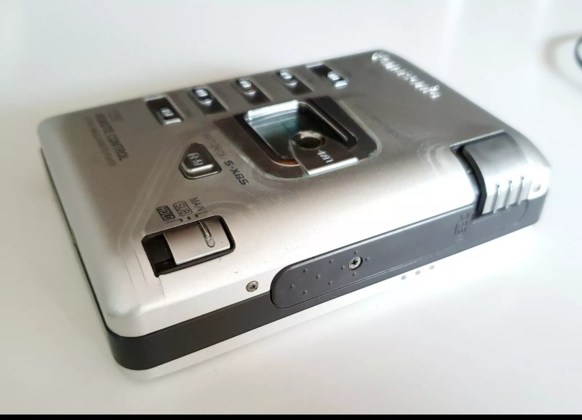 Panasonic RQ-NX60V Walkman Radio Cassette – Pour Pièces Ou Réparation – Avec Télécommande