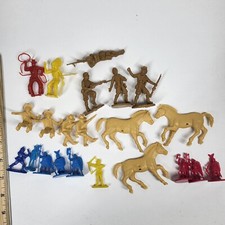 Lot of Plastic Toy Soldiers Knights Horses Cowboys Vintage Weapons  Warriors