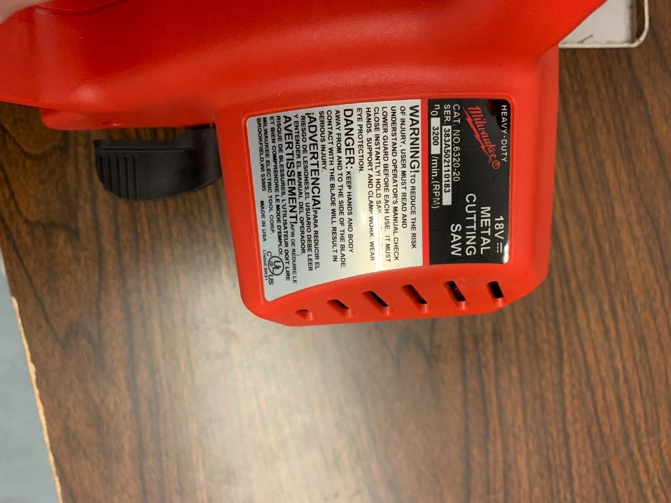 Milwaukee 6320-24 18V Sierra circular inalámbrica y kit de taladro percutor Foto 4 de 4