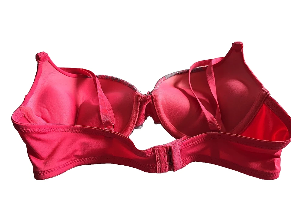 Tarea by Rue21 Rosa Cobertura Completa Correas Ajustables Con Aros Push Up Talla 34C Foto 2 de 4