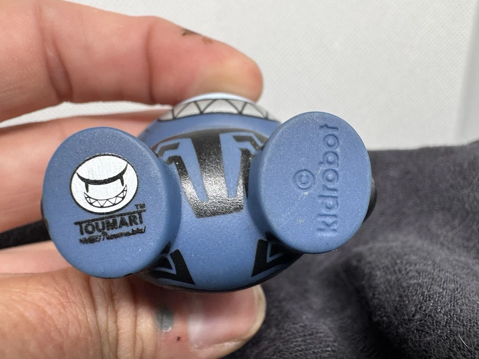 Kidrobot Dunny 2006 Series 3 Untitled by Touma Chase Vinyl Figure Without Box Foto 3 de 3