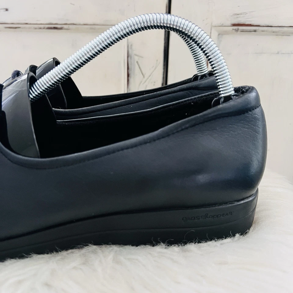 Zapatos cómodos Oxford Grasshoppers de cuero azul marino con cordones para mujer - talla 10M Foto 3 de 4