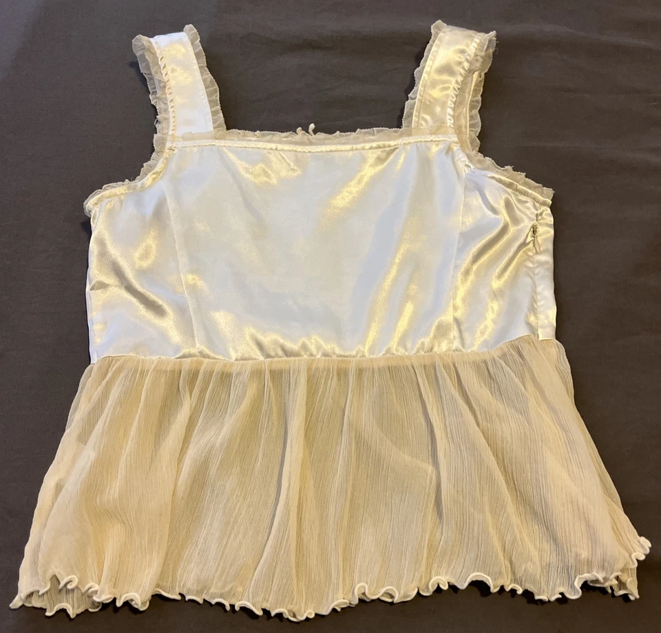 粉色和玛丽女式蕾丝花卉刺绣人造珍珠雪纺上衣,尺寸 S Flowy — 第 2/4 张图片