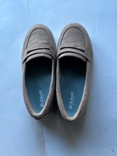 Dr. Scholl's Women's Nova Moc loafter, Size 6M, anti-microbial/anti-odor insole