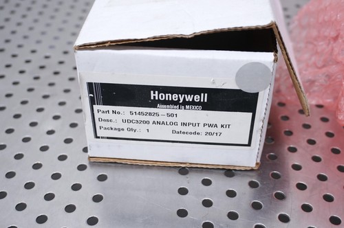 Honeywell 51452825-001 udc3200 analog input board - Picture 2 of 6