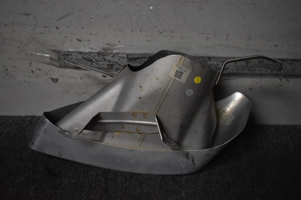 Audi S4 Premium 2020-2023 punta de escape derecha OEM de fábrica Foto 4 de 4