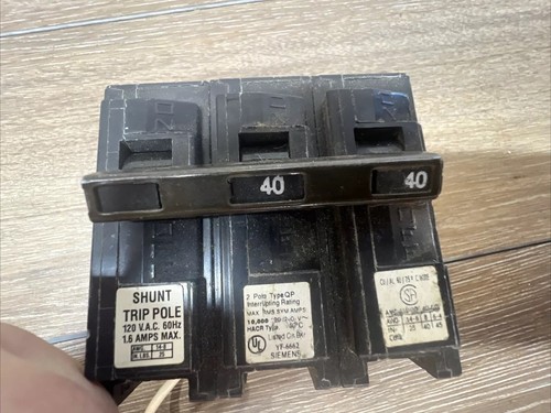 Siemens Q24000S01- 2 Pole- 40a- 60Hz- YF6662- Shunt Trip Pole- Refurbished - Picture 2 of 7