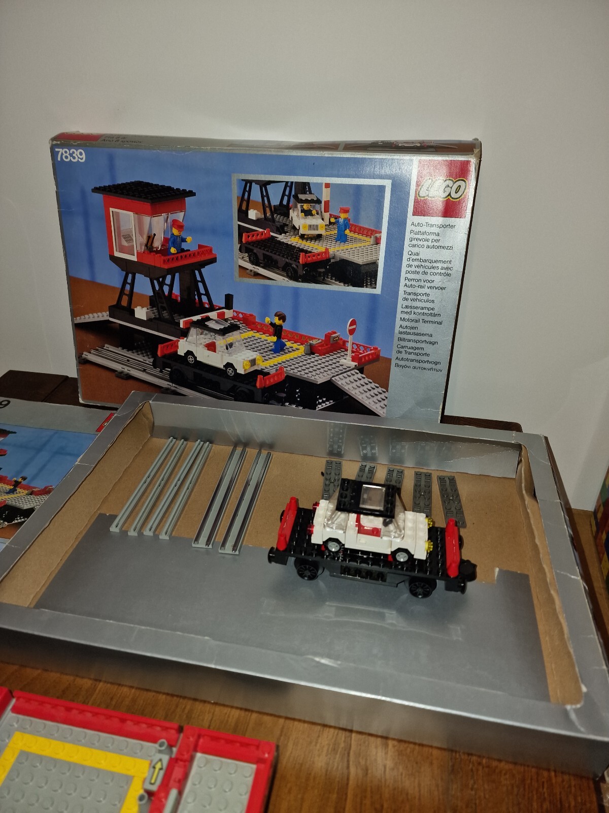 LEGO Vintage 12v Trains Car Transport Depot (7839) RARE BOX