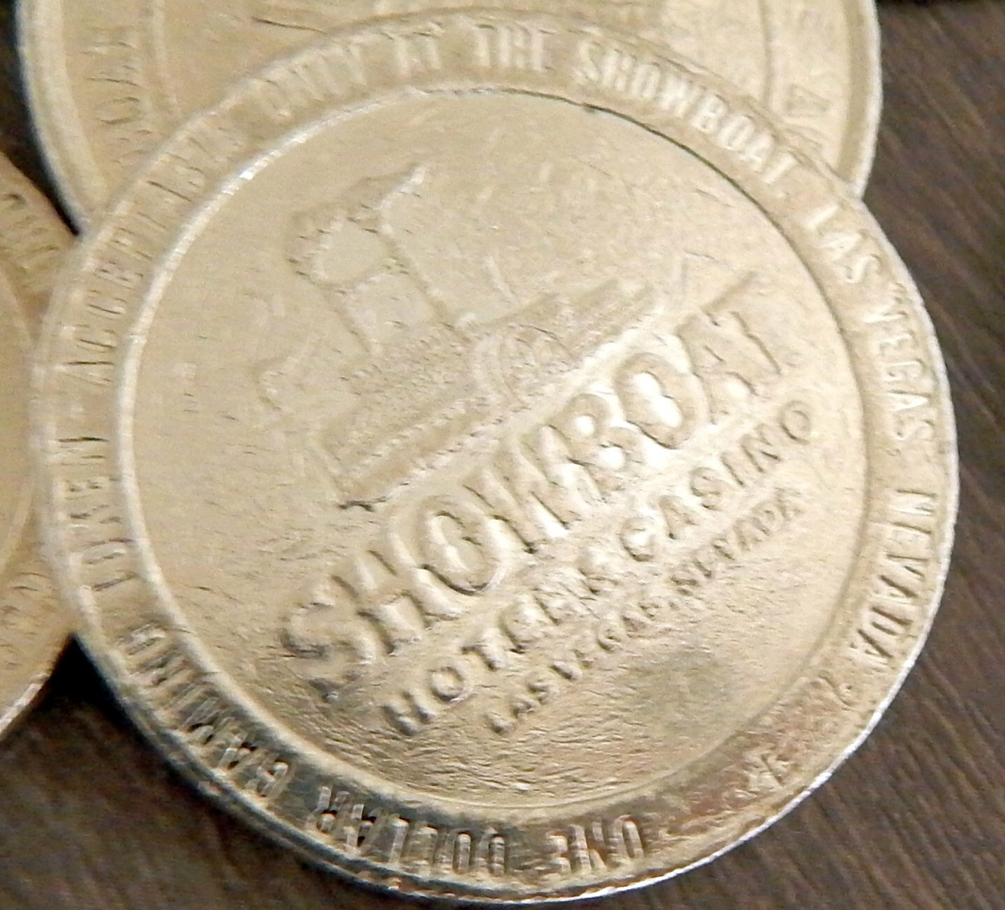Vintage 1983/88 SHOWBOAT Hotel & Casino $1 Coin Gambling Slot Token Las ...