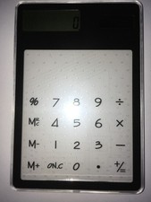 Calculatrice Solaire et transparente couleur noire