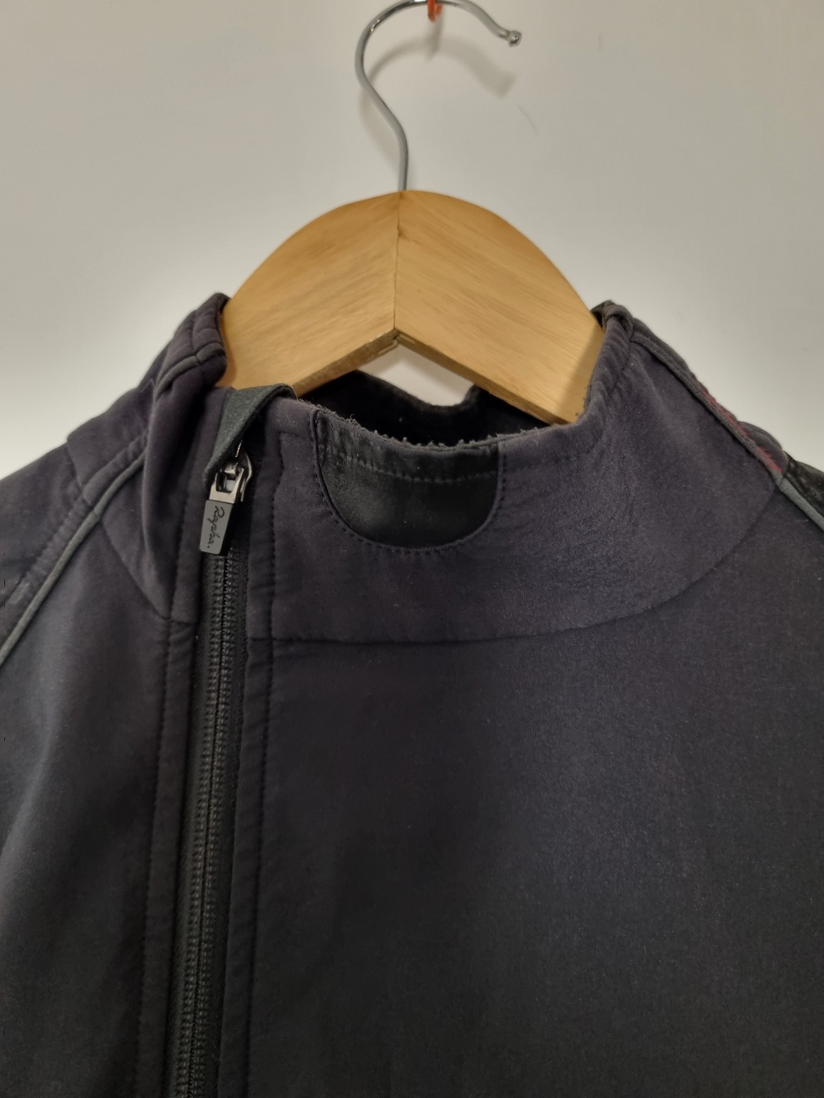 Rapha Classic Softshell Jacket Size L Black Cycli… - image 3