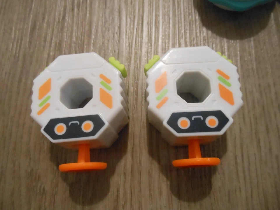 Wendy's Niños Juguete de Comida Bots Inquietos Toggle-Bot Dial-Bot Push-Bot 2025 Lote de 9 Foto 4 de 4