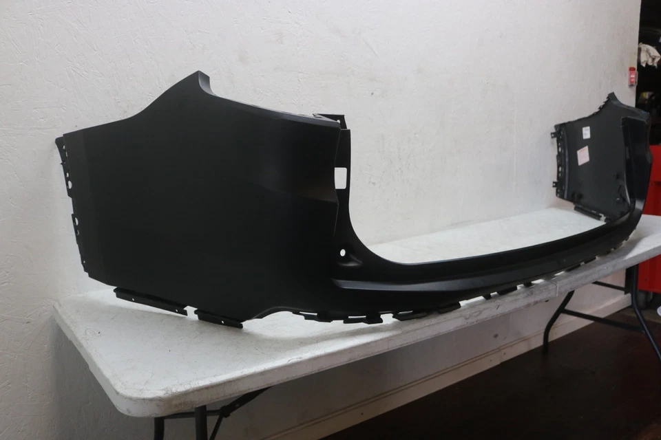 2022 2024 JEEP WAGONEER REAR BUMPER COVER - Image 2 of 4