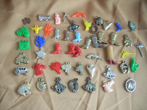 Lot 50 Gumball Cracker Jack Charms Prizes Western Themed Cowboys Horses Boots ++