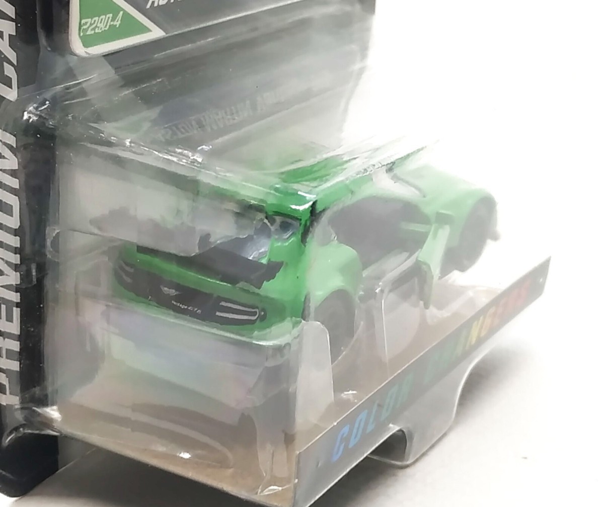 Majorette Aston Martin Vantage GT8 Color Changer Green 1:60 3