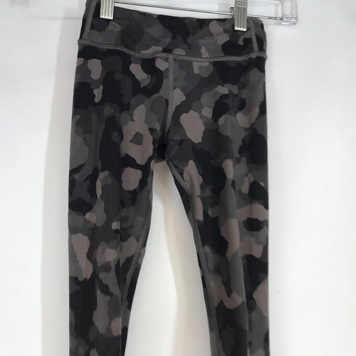 ATHLETA GIRL - GIRLS XS 6 - BLACK/GRAY PRINTED CHIT CHAT TIGHTS PANTS - Picture 2 of 8