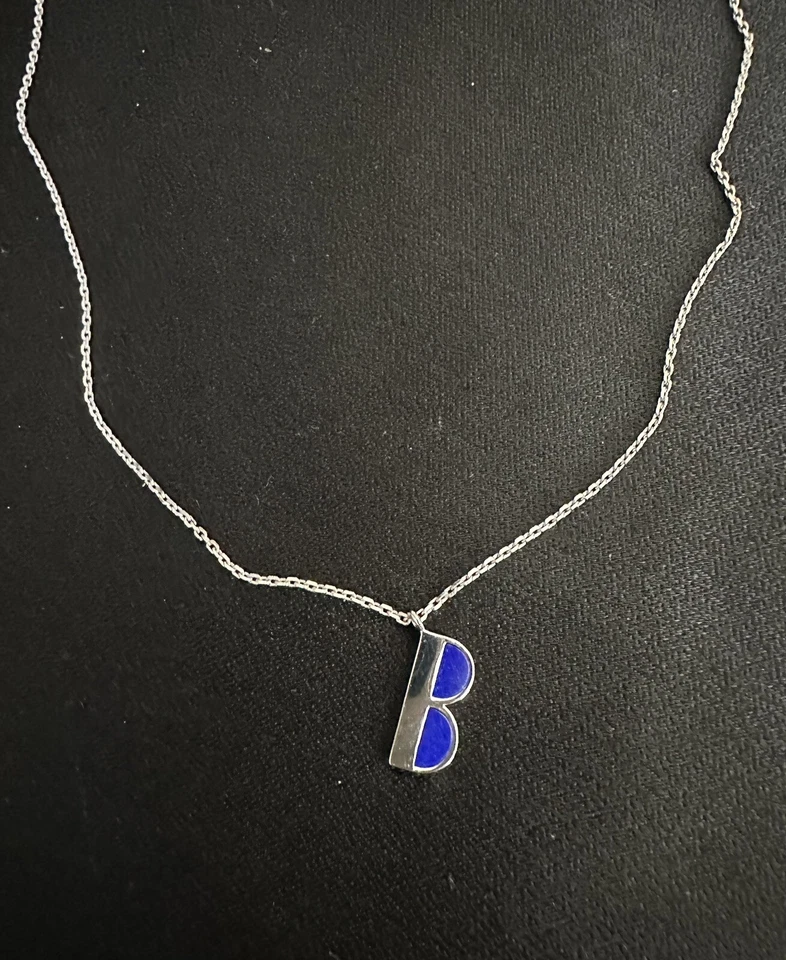 Kate Spade Letra B Azul Esmalte Color Plata  Collares Chapados en Rodio Foto 2 de 4
