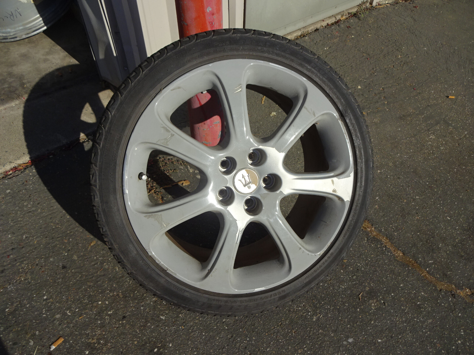 Maserati 4200 Front Wheel/ Rim And Tire  8x18 Inch - P/N 199033