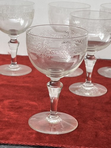 Lot of 9 Baccarat Engraved Crystal White Wine Glasses - Picture 8 of 11