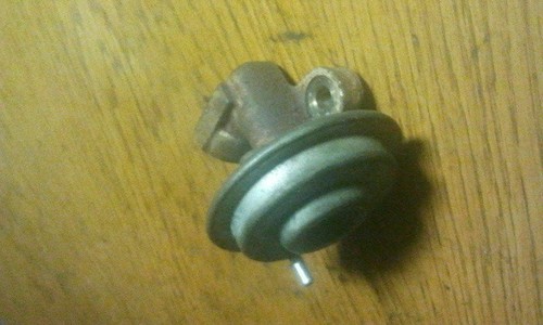 Ford Mondeo I (2) BNP  AGR Ventil Unterdruckventil 938F9D475AC