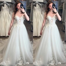 Classic Wedding Dresses Lace Appliques A Line Tulle Sweep Train Bridal Gowns