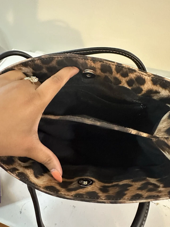 Bolso de Mano/Bolso de Hombro Nine West Estampado de Leopardo Tamaño Mediano Ligero Foto 4 de 4