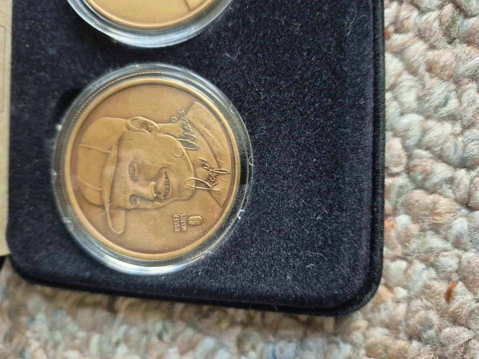 Roger Maris and Mark McGwire Coins Authentic Limited Edition Rare 51 of 5000 - Image 4 of 4