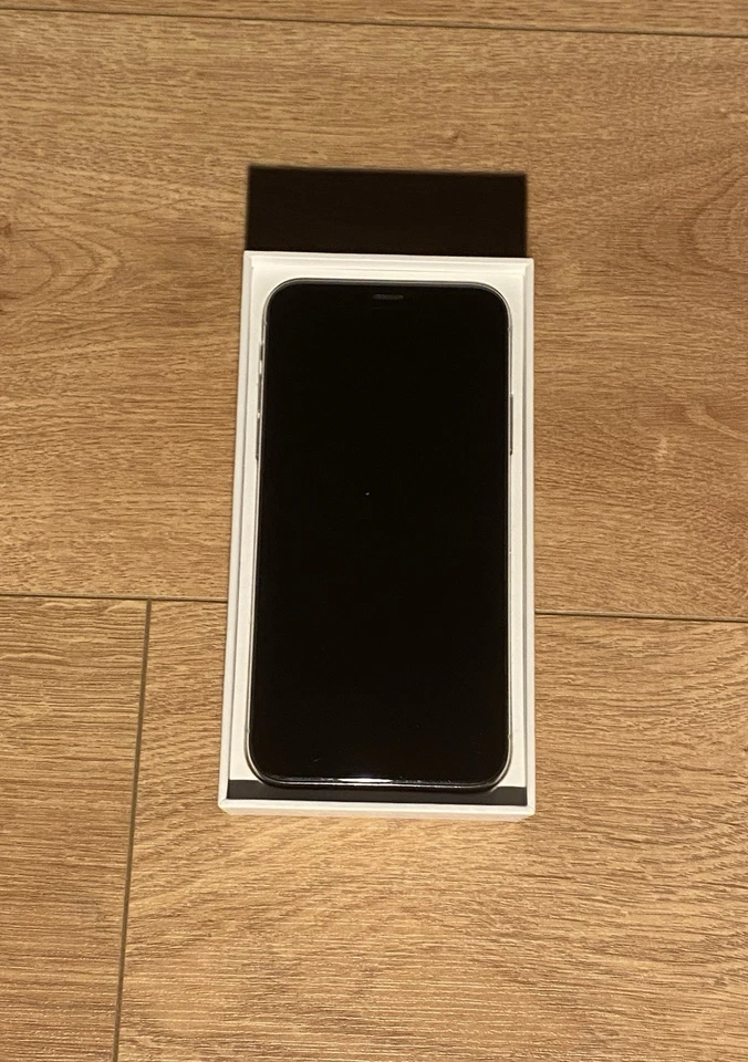 Apple iPhone X - 256GB - Argento (Sbloccato) - Immagine 4 di 4