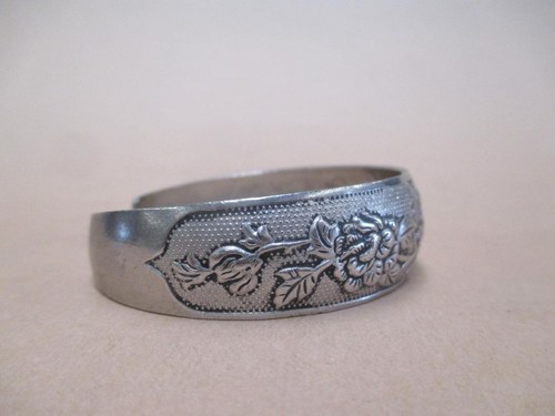 Bangle, silver, Chinese, cuff, repousse, vintage, antique - Foto 4 di 8